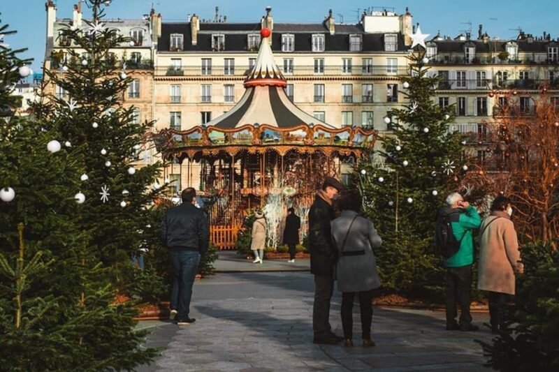 Paris: Christmas Private City Tour by Car - Key Points