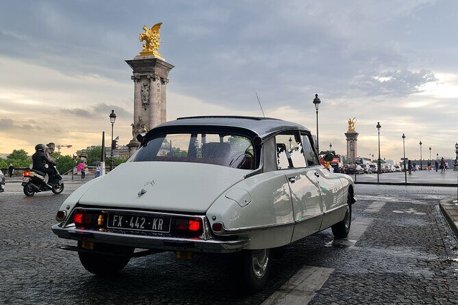 Paris City Tour 2h00 Citroën DS Vintage with Open Roof - Who Will Love This Tour?