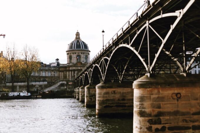 Paris: City Walk and Louvre Museum Tour - Accessibility and Group Size