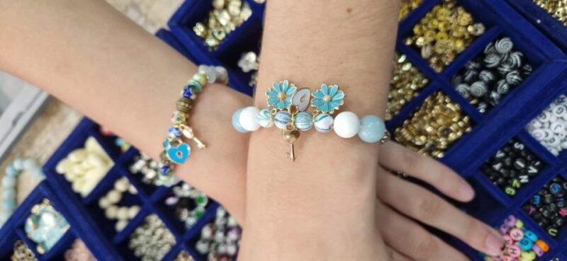 Paris: Custom Souvenir Bracelet Workshop - Key Points