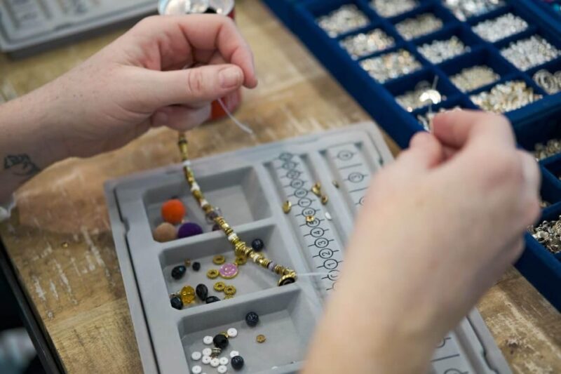 Paris: Custom Souvenir Bracelet Workshop - Materials and Accessories