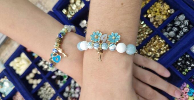 Paris: Custom Souvenir Bracelet Workshop - Ideal for Special Occasions