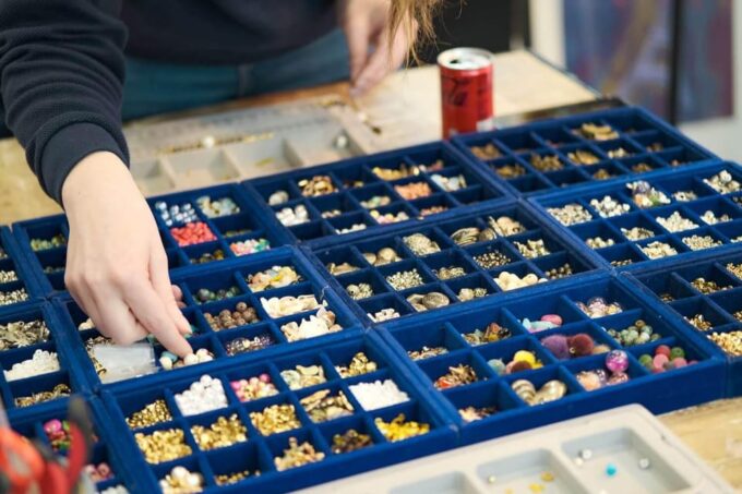 Paris: Custom Souvenir Bracelet Workshop - Ask Away