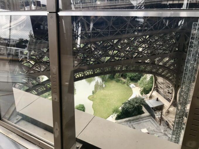 Paris: Eiffel Tower Guided Tour With Summit Access - Security and Safety Guidelines