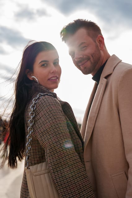 Paris: Eiffel Tower Photoshoot With a Professional - Photographer Expertise