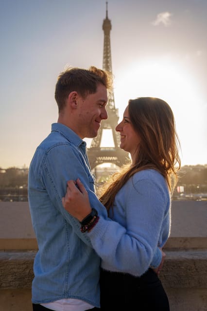 Paris: Eiffel Tower Photoshoot With a Professional - Booking and Payment
