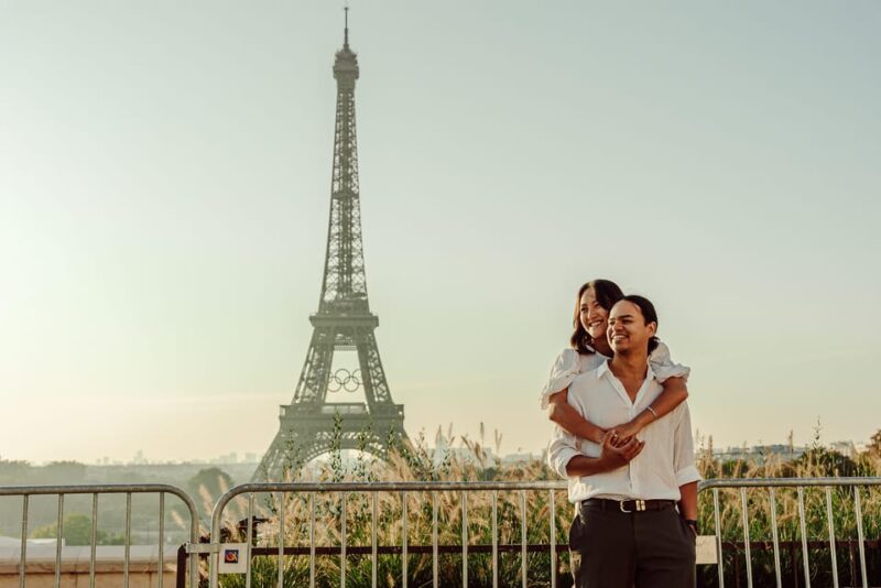 Paris: Eiffel Tower Street Photoshoot - Key Points