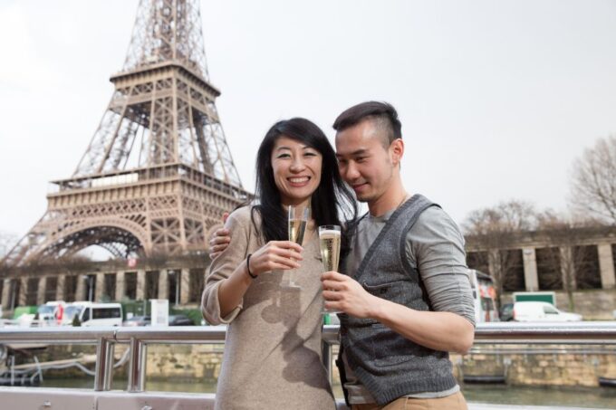 Paris: Eiffel Tower Tour & Seine River Cruise Tour - Scenic Stroll in Trocadéro Gardens