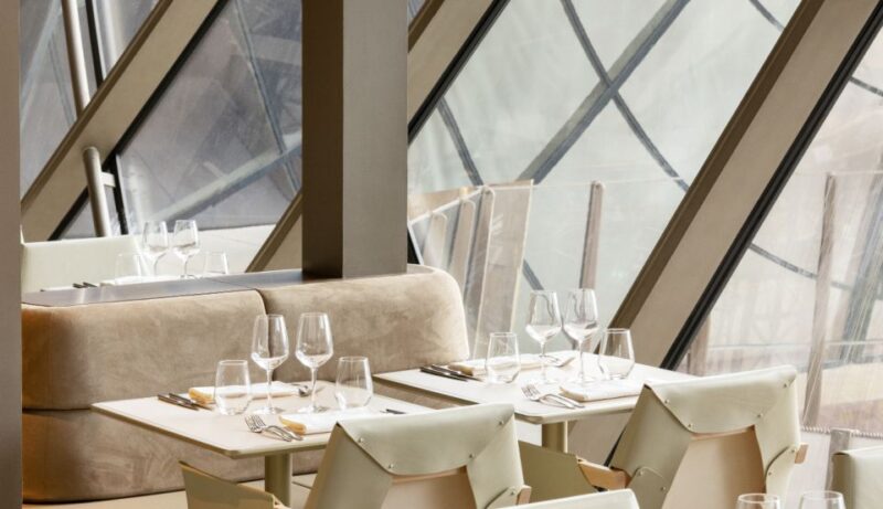 Paris: Eiffel Towers Madame Brasserie 3-Course Lunch 12:00 - Location and Access