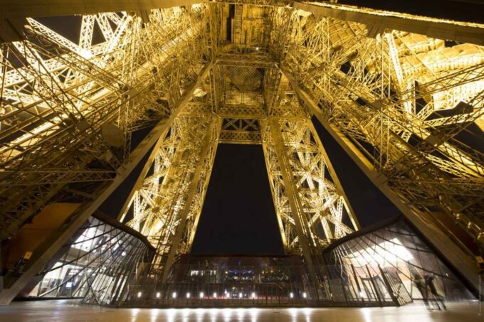 Paris: Elegant Dinner With Drinks in the Eiffel Tower - The Sum Up