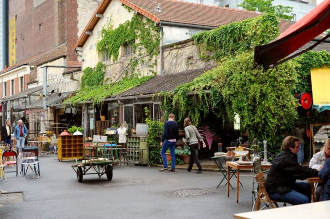 Paris: Flea Market Insiders Tour. Extra-Small Group Tour - Navigating the Market