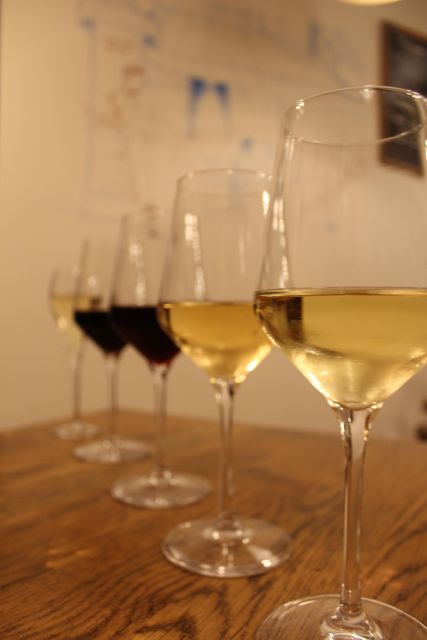 Paris: French Wine and Cheese Guided Tasting - Tasting the Wines