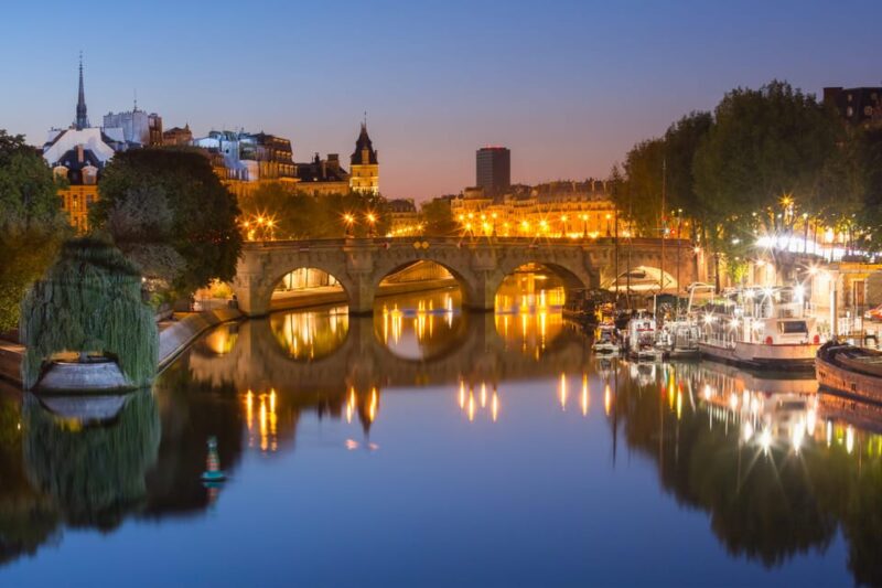 Paris: Ghosts and Dark Stories Guided Walking Tour - Tour Experience