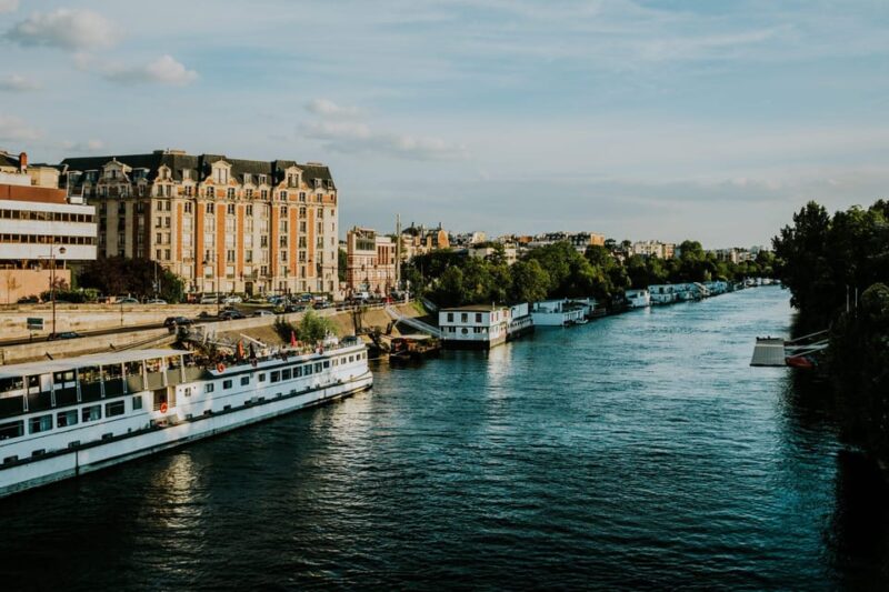 Paris: Gourmet 3-Course Dinner Cruise With French Wine - Itinerary and Sightseeing