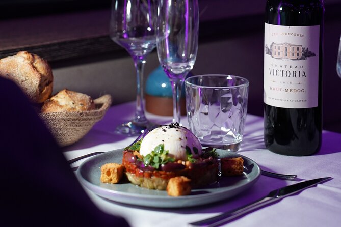 Paris Gourmet Dinner Seine River Cruise With Singer and DJ Set - Reviews Overview