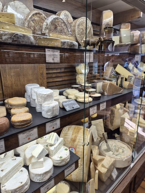 Paris Gourmet: Food Tour in South Montmartre - Dietary Requirements and Minimum Participants
