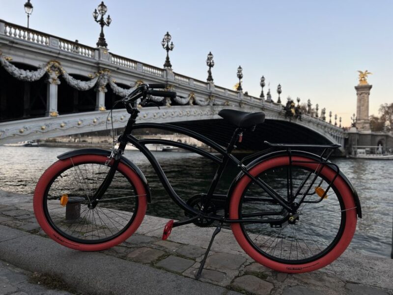 Paris: Guided City Highlights Bike Tour - Itinerary Details