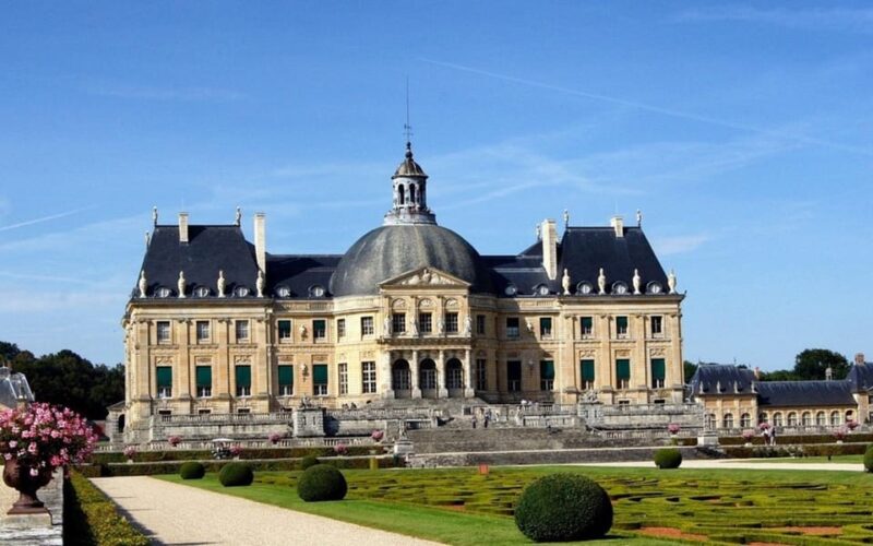 Paris: Half-Day Trip to Fontainebleau With a Local - Discovering the Palace of Fontainebleau