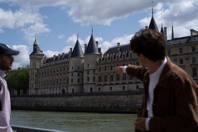 Paris Halloween Walking Tour: Ghost Stories (Small Group) - Key Points