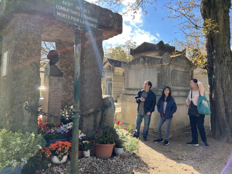 Paris: Haunted Père Lachaise Cemetery Guided Tour - Notable Graves and Stories