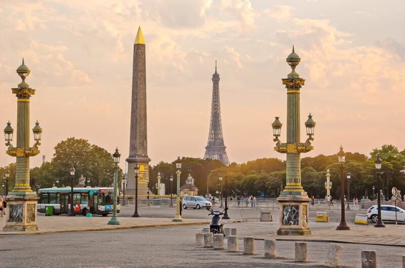 Paris - Historic Guided Walking Tour - Tour Duration and Group Size