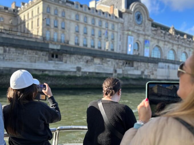 Paris: Hop-On Hop-Off Seine Cruise Pass With 9 Stops - Ask Away