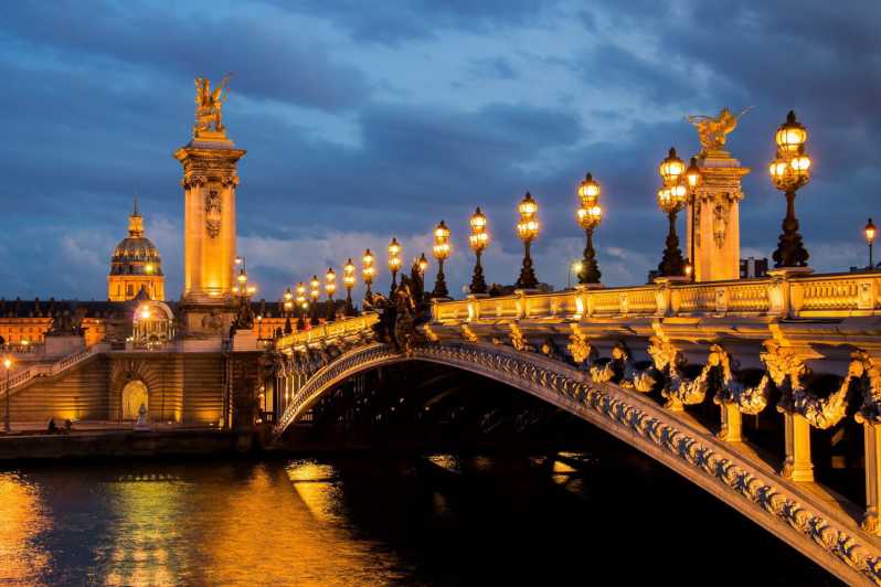 Paris: Illuminated Walking Tour - Itinerary and Highlights