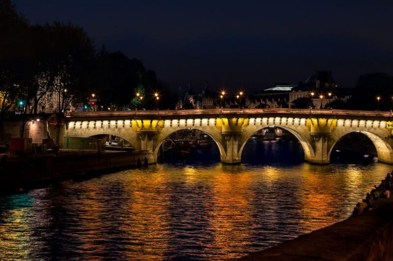 Paris: Illuminated Walking Tour - Key Sites