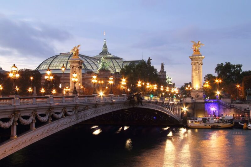 Paris: Illuminations River Cruise With Audio Commentary - Itinerary and Main Sites
