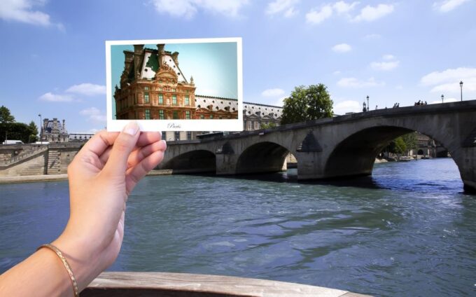 Paris: Illuminations River Cruise With Audio Commentary - Exploring the Seine at Night