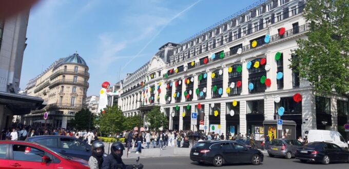 Paris in a Day! Walking Private Sightseeing Tour & Tastings! - Meet Your Tour Guide