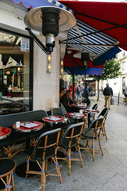Paris in Winter: 3 Days of Adventure With a Local Guide - Indulging in Parisian Shopping Delights