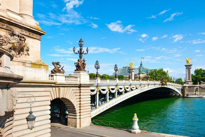 Paris Insider's Small Group Tour with Seine Sightseeing Cruise - How the Tour Balances Value and Authenticity