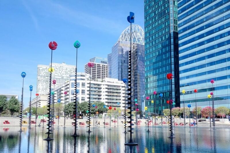 Paris: La Défense Modern District Walking Tour - Contrasts With Historical Paris