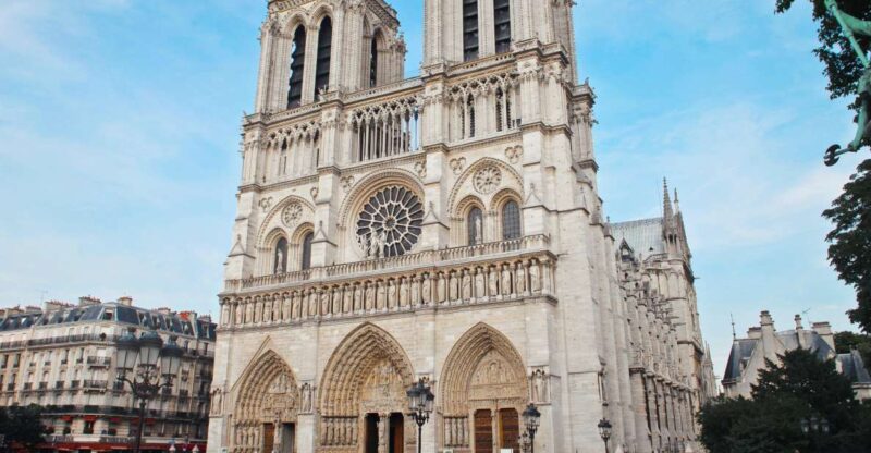 Paris Latin Quarter : Traditional Food Group Walking Tour - Food Stops and Tastings