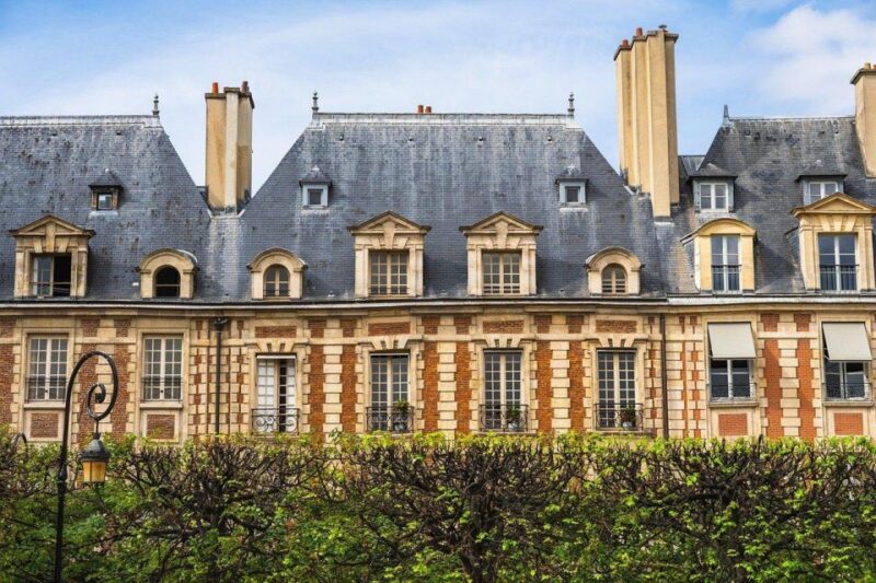 Paris: Le Marais Highlights Guided Small Group Walking Tour - Guided Experience and Reviews