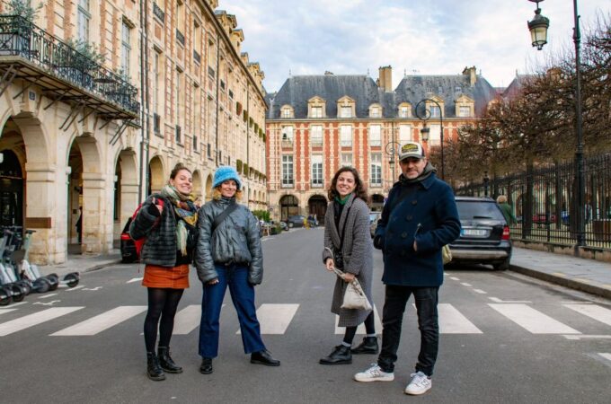 Paris Le Marais Walking Tour: Small Group Experience - Exploring Le Marais