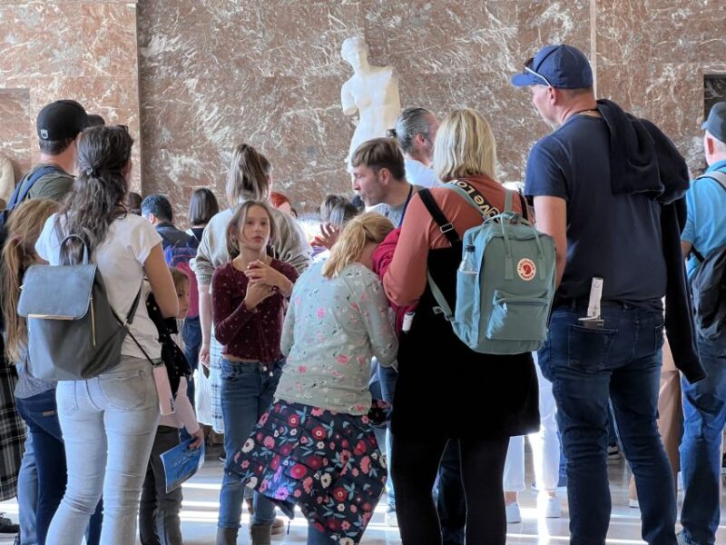 Paris Louvre: 2-Hour Private Tour for Groups or Families - Family-Friendly Features