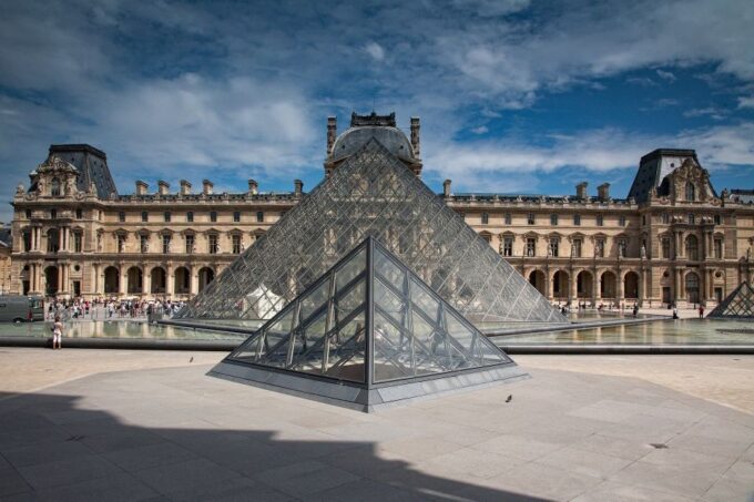 Paris: Louvre Masterpieces Private Tour With Reserved Entry - Tailored to Personal Interests