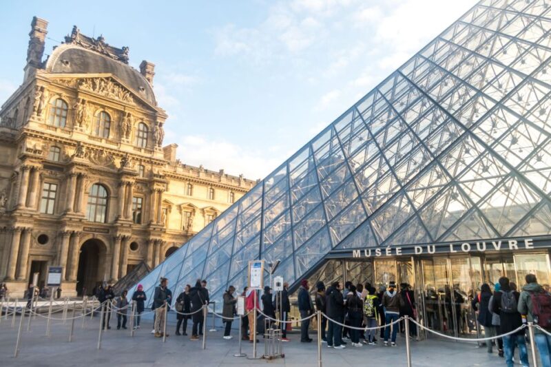 Paris: Louvre Museum Guided Tour With Seine Cruise Discount - Visitor Guidelines