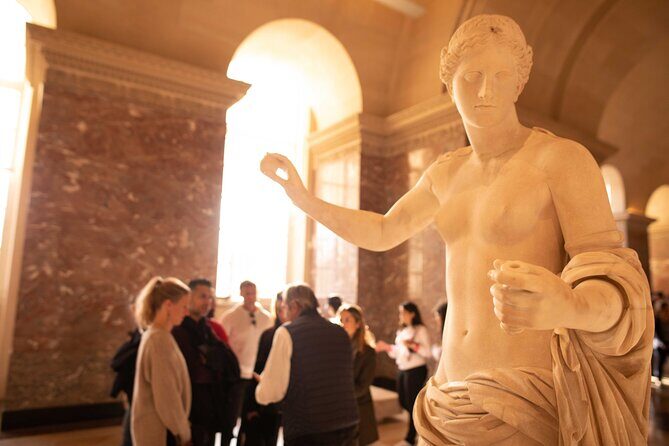 Paris: Louvre Ticket Entrance with Greeter - An In-Depth Look at the Experience