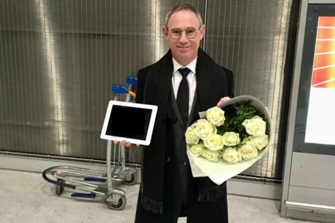 Paris: Luxury Mercedes Transfer to Amsterdam - Frequently Asked Questions