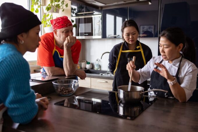 Paris: Macarons Class in a Parisian Home - Frequently Asked Questions