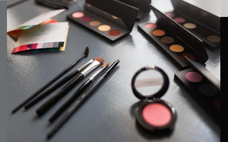 Paris: Make-Up Class With Color Analysis - Color Analysis and Tools