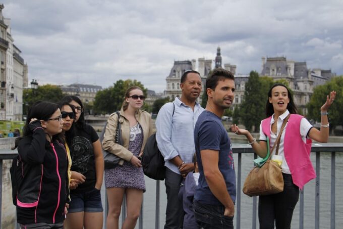 Paris: Marais Without Crowds. Guided Tour in a Small Group - Customer Reviews and Ratings