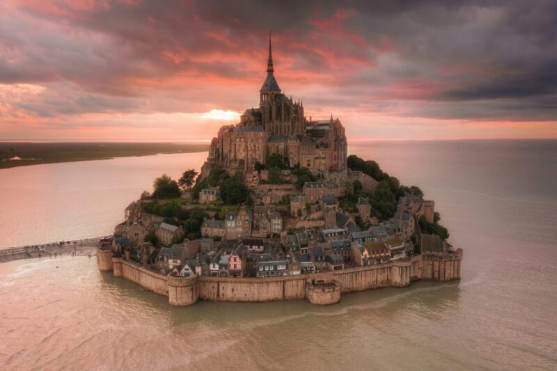 Paris: Mont Saint Michel Private Day Trip With Lunch - Itinerary Details