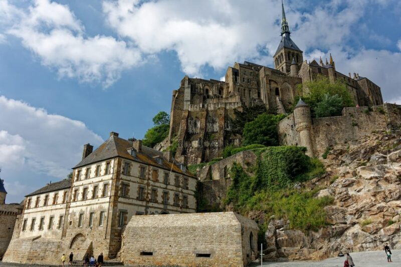 Paris: Mont Saint Michel Private Day Trip With Lunch - Historical Significance