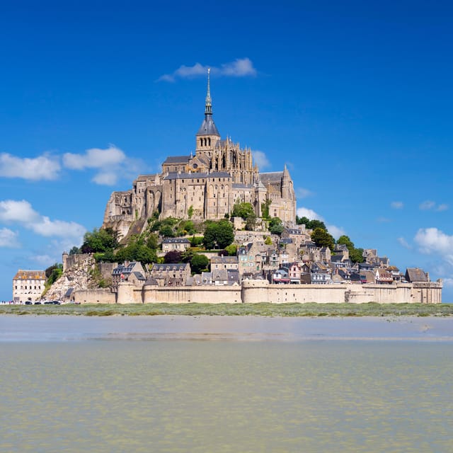 Paris: Mont Saint Michel Private Day Trip With Lunch - Important Considerations