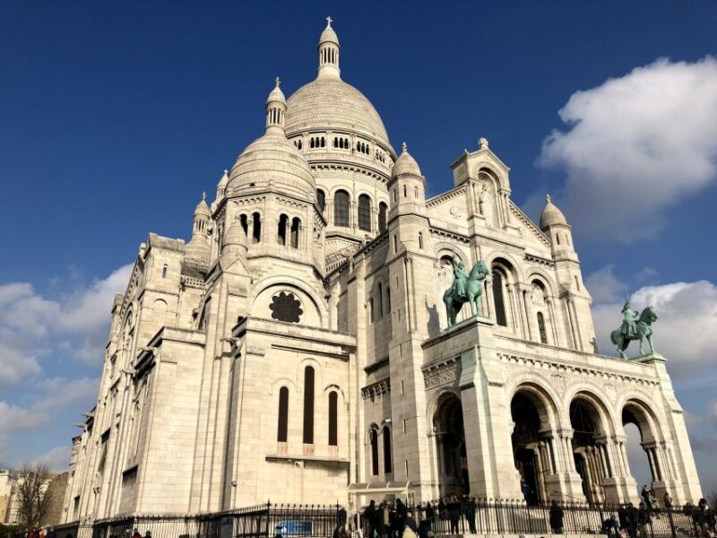 Paris Montmartre: 2-Hour Walking Tour in German - Highlights of Montmartre