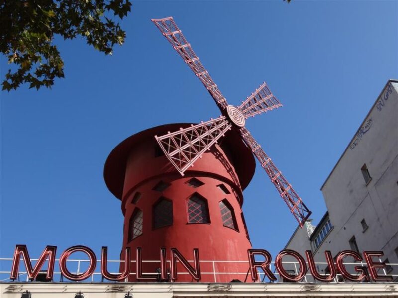 Paris Montmartre: 2-Hour Walking Tour in German - Meeting Point Details